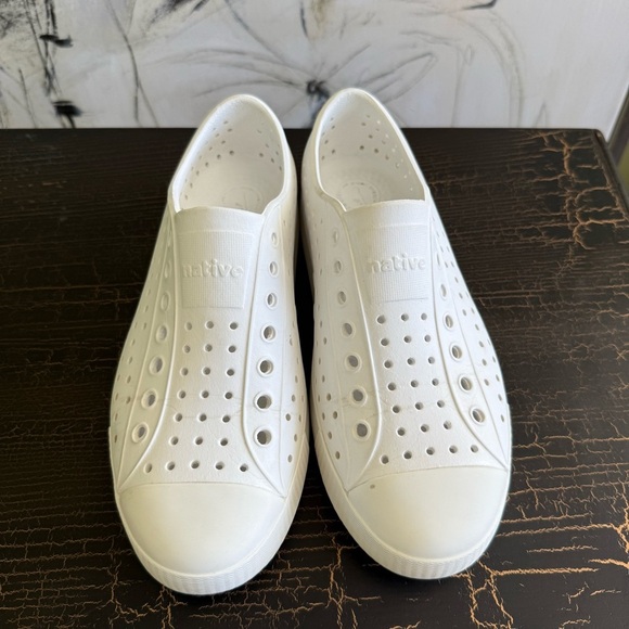 Native Shoes Women's Classic White Watershoes size 8 - Picture 10 of 12